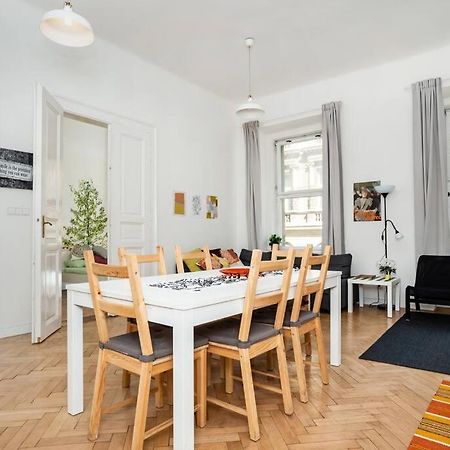 Bright, Spacious Apartment In The Historic Centre Praga Exterior foto