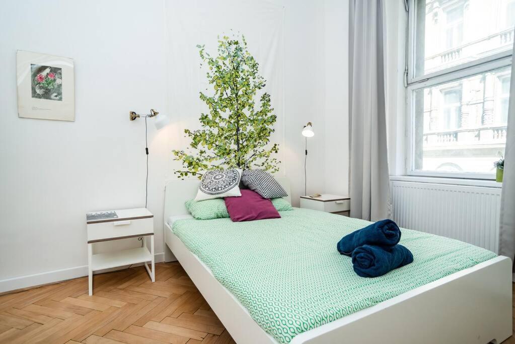 Bright, Spacious Apartment In The Historic Centre Praga Exterior foto